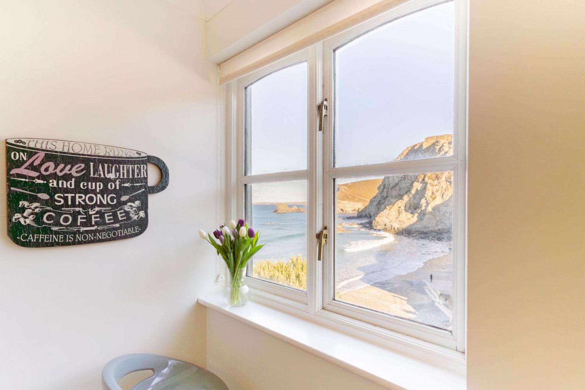 Above The Beach St Agnes  Extérieur photo